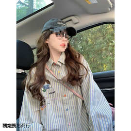 港风复古条纹衬衫女夏秋新款刺绣学院风宽松小众防晒上衣服潮