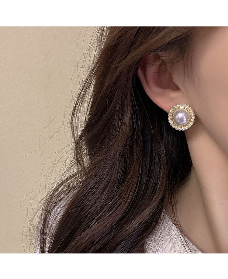 Daily Occasion Alloy Material 1 Pair Simple Style Round Inlay Alloy Zircon Ear Studs