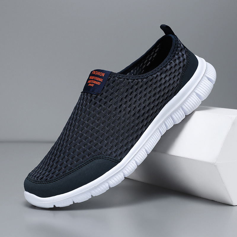 Primavera y verano zapatos casuales de tela de malla para hombres, zapatos de deporte transpirables de tamaño grande para hombres de mediana edad, zapatos ligeros de un solo pie