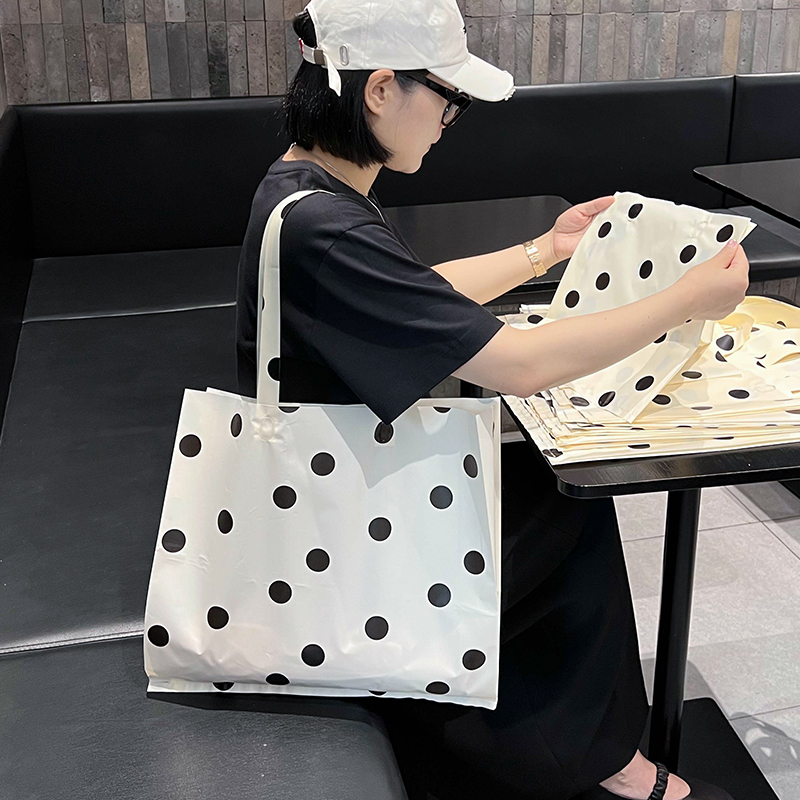 Punto de onda - hombro beige portátil - ancho pequeño 28 * 28 + plegado 8CM - un precio de 50 piezas