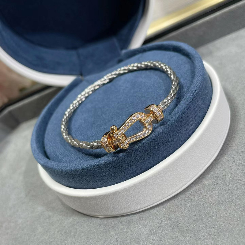 フレッド マーティン バックル ブレスレット V ゴールド メッキ 18K ローズゴールド フル ダイヤモンド オーバル バックル ブレスレット 男女兼用 カップル メーカー|undefined