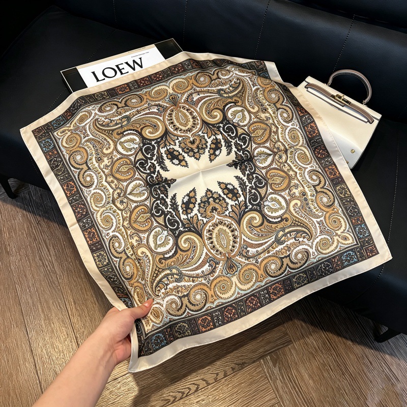 Colección 70*70 nuevo estilo bufanda de seda azul sensación de alta calidad imitación bufanda cuadrada de seda moda todo-fósforo bolsa atada bufanda de pelo