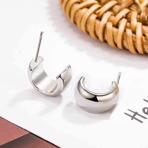  New Trendy, Refined, Small, Simple Semi-Hoop C-Shaped Earrings with Unique Design and High-End Small Round Studs for Women