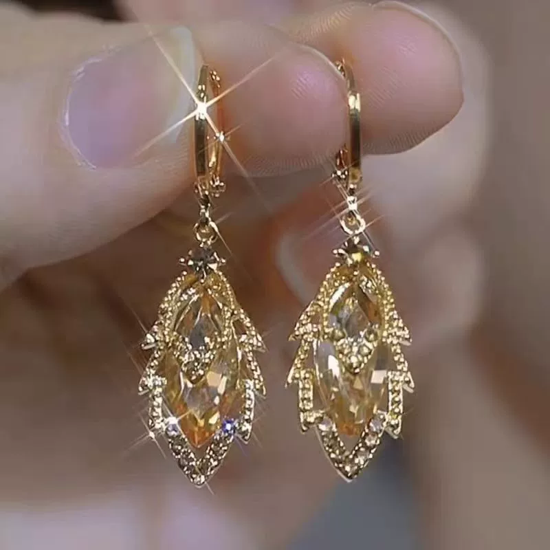 Summer sophisticated universal earrings with zircon