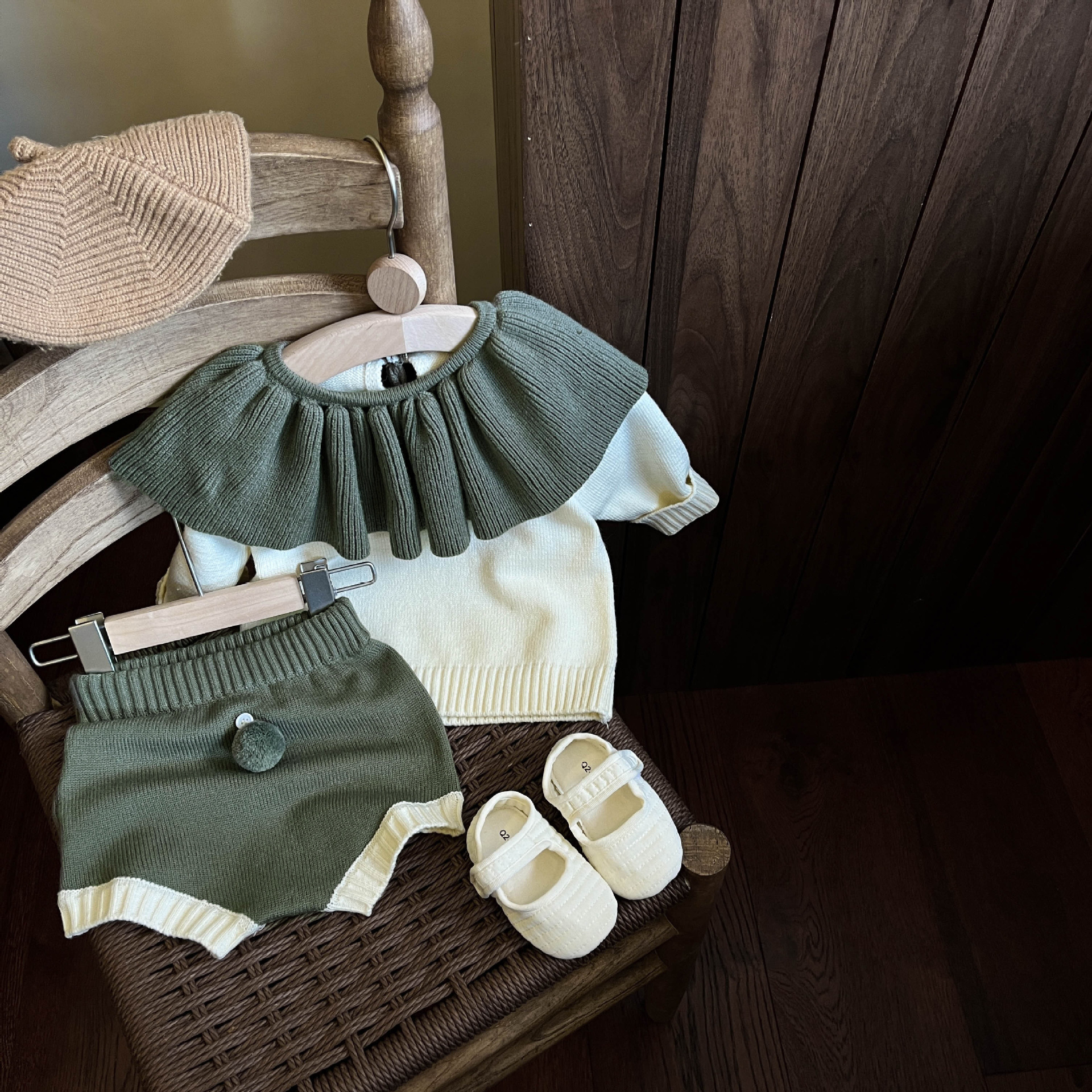 Estilo coreano primavera nuevo collar de loto Super lindo punto superior conejo cola pantalones cortos estilo occidental traje de niña