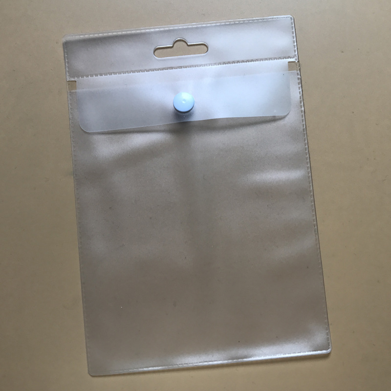 厂家供应pvc翻盖纽扣袋 钉扣包装袋 透明磨砂纽扣袋 pvc按扣袋