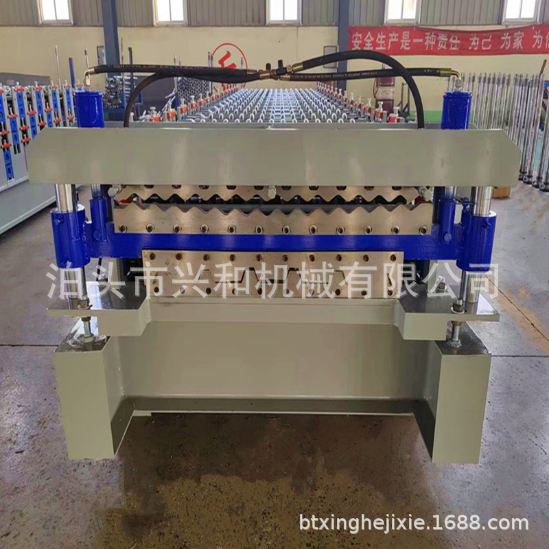 发往新疆加宽双层840-900压瓦机 门市房加高彩钢压瓦机设备