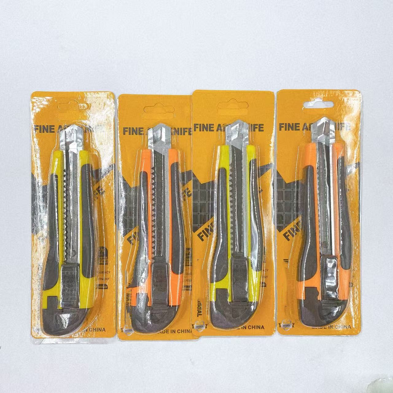 Cuchillo de uso general con tarjeta de succión Cuchillo de papel de desmontaje expreso grande Cuchillo de papel tapiz Cuchillo de desembalaje Color engrosado Papelería de oficina al por mayor