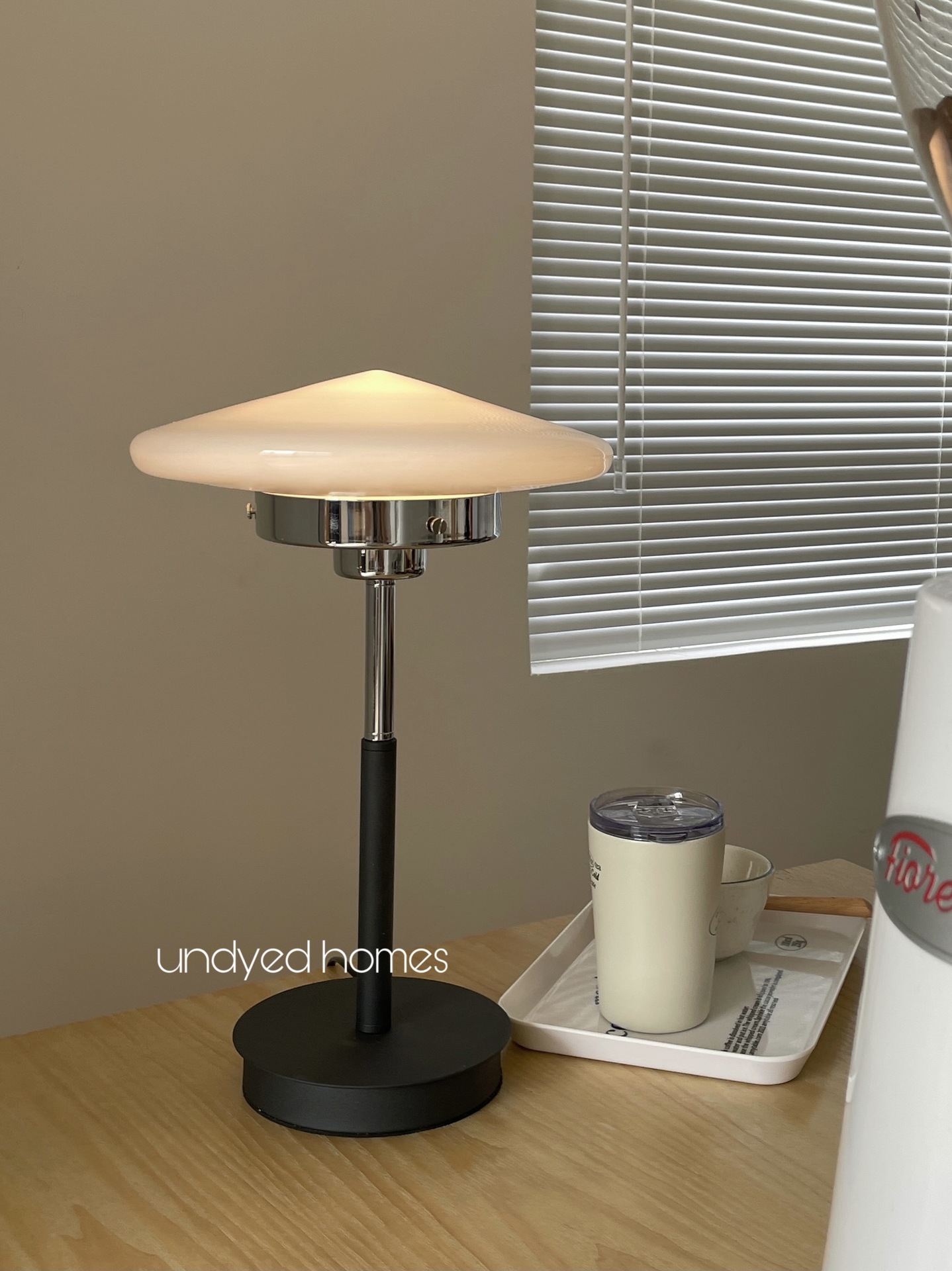 vintage Medieval table lamp ins a living room Northern Europe Simplicity Glass Bedroom lights decorate modern Bauhaus Bedside lamp
