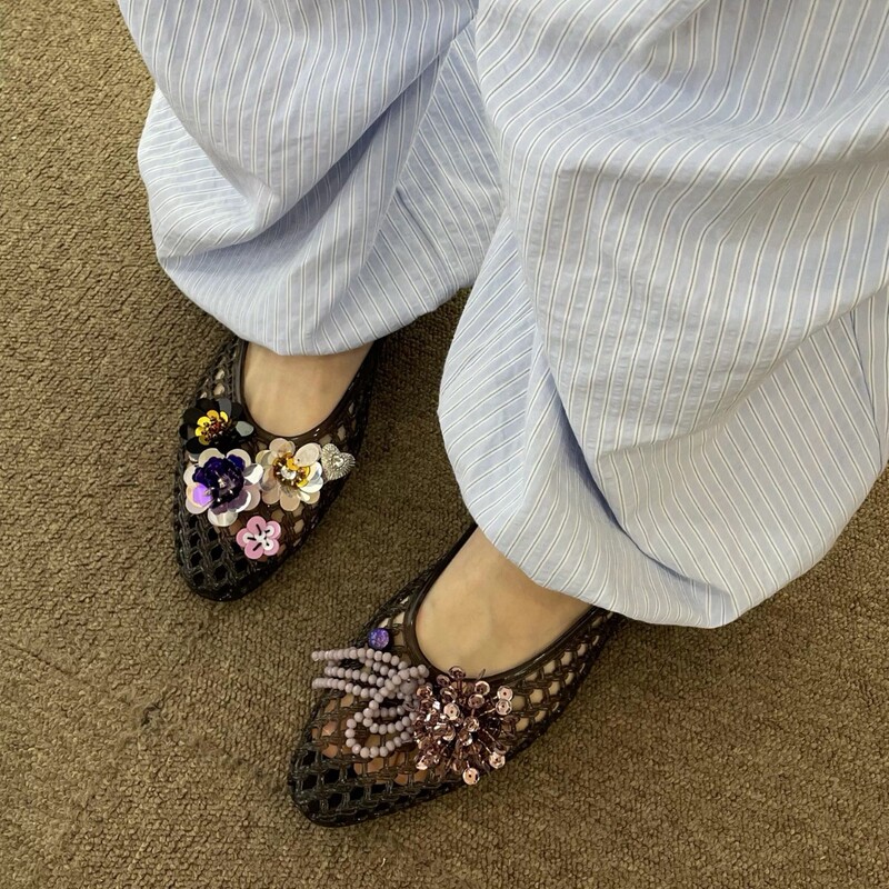 Xiaohongshu's Popular Jelly Shoes with Flower Accessories, Crystal Shoes, Decorative Flowers, Crystal Sandals, and Flower Slippers