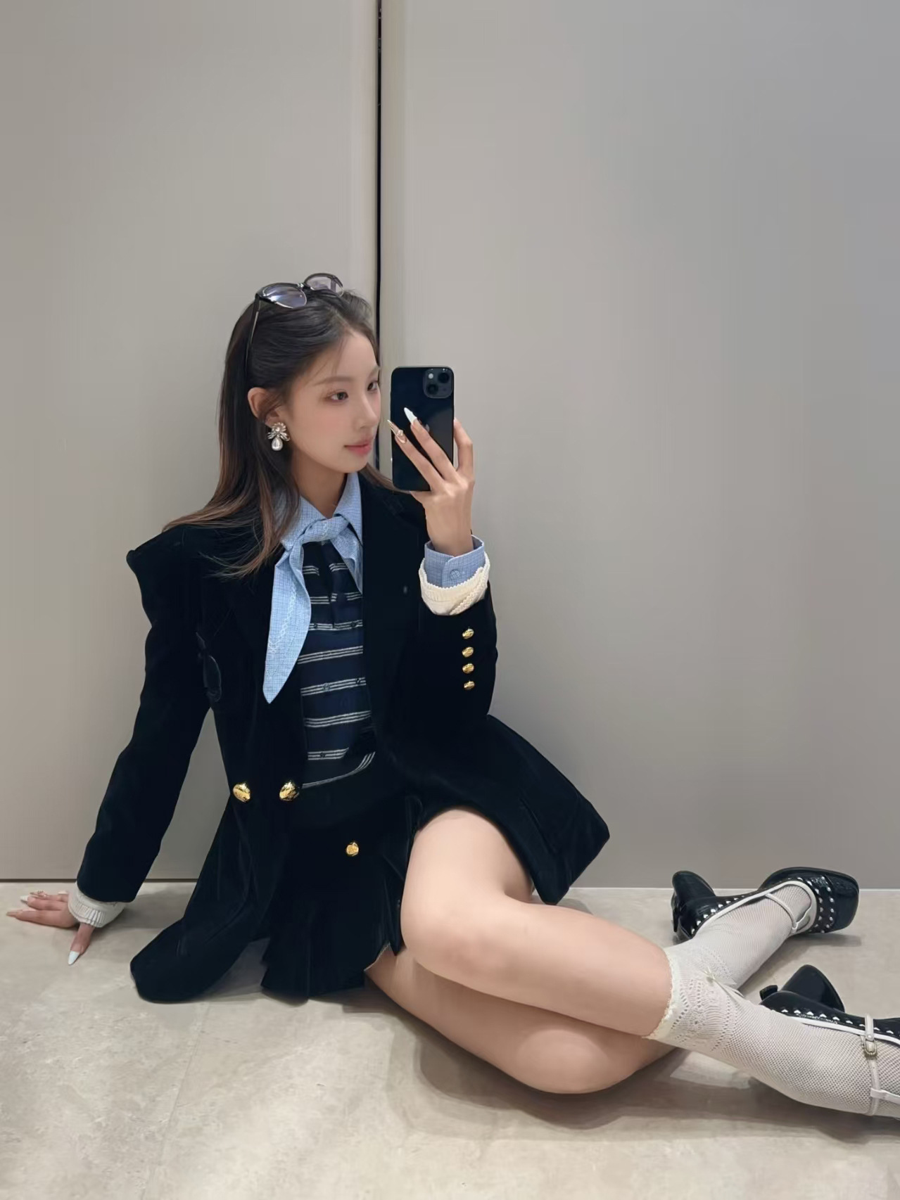 Lajia's 2026 Model In Navy Blue, Old Money Style, Silhouette-enhancing, Waist-cinching, Slimming Velvet Blazer With A_ecoleips.com
