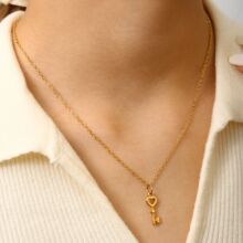 韩版时尚可爱情侣锁钥匙吊坠项链不锈钢18k镀金简约优雅ins锁骨链