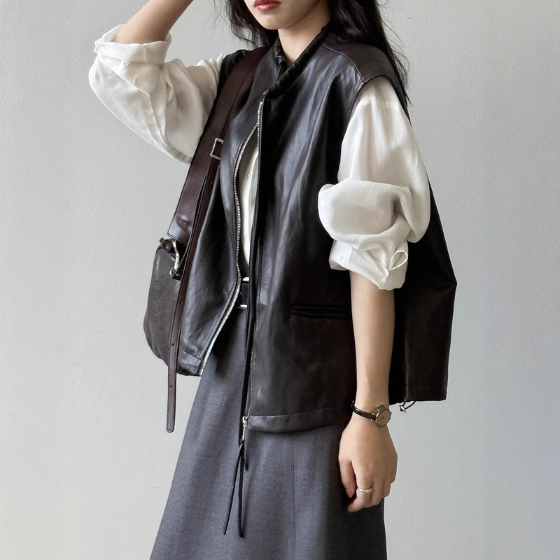 Yanshuang Retro Pu Leather Vest for Women, Autum French Design Plaid Lined Sleeveless Leather Vest H9863