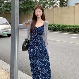 夏季搭配一整套气质温柔韩版显瘦碎花连衣裙女开衫吊带长裙两件套