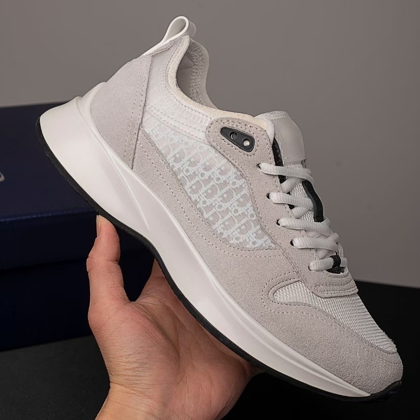 Zapatillas deportivas originales exclusivas europeas y americanas para hombre y mujer, modelo 530SG, con aumento de altura interno, estilo retro clásico, tipo 'dad shoes'.