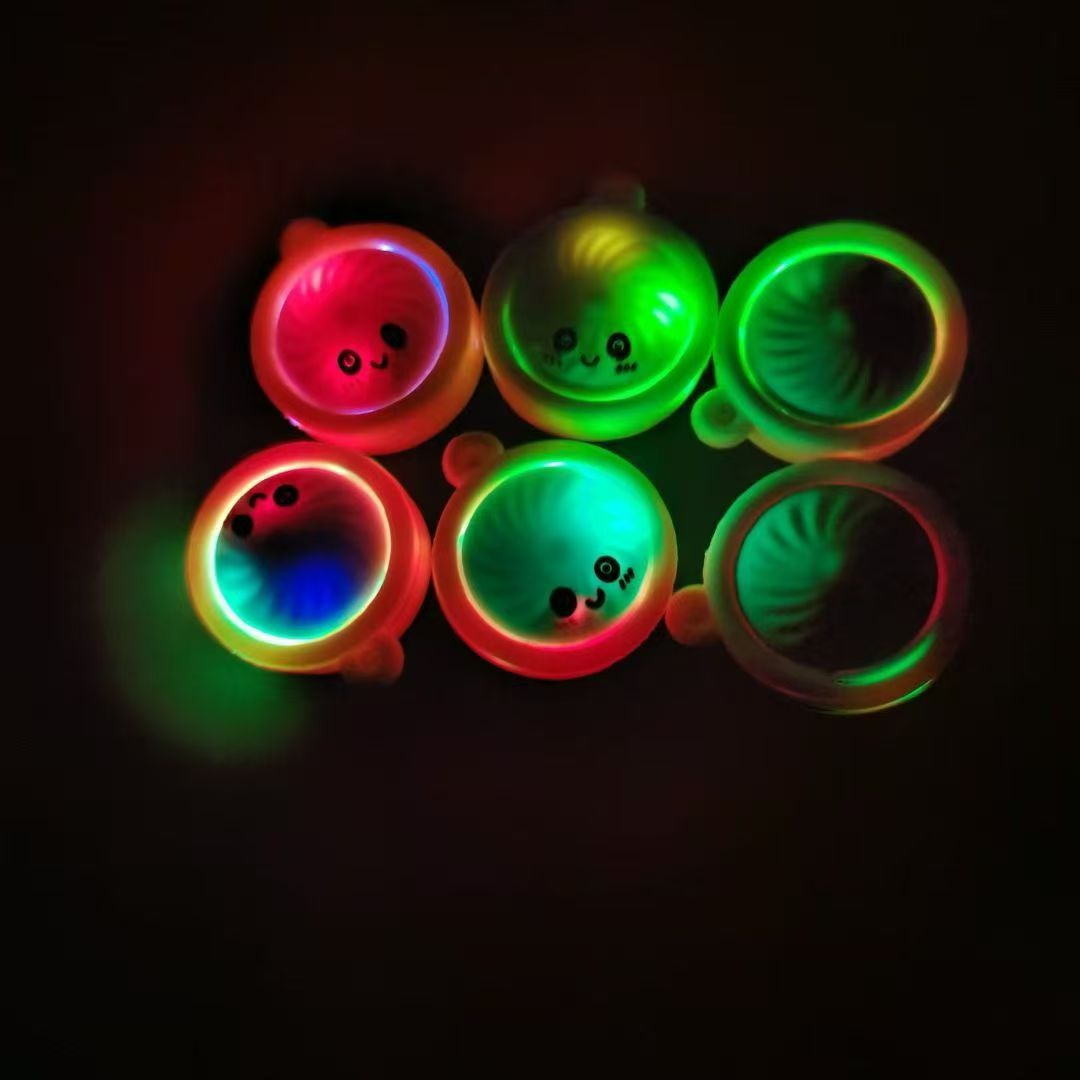 Explosiones transfronterizas creativas bolsas de jaula llaveras PVC accesorios muñecas de goma blanda bolsas de pareja colgantes bolos de simulación