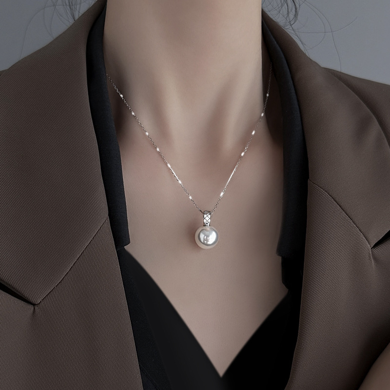 necklace from pearl