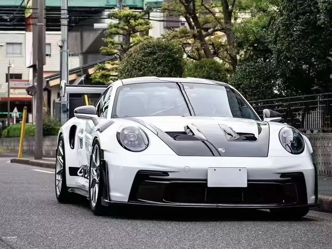 Suitable for Porsche 911 992 GT3RS original dry carbon fiber modification kit, front, middle, rear lip and side skirts