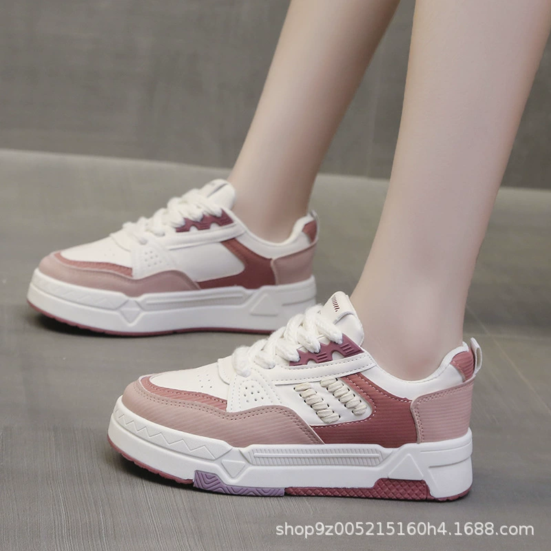 Модные белые кроссовки на толстой подошве для женщин, весенне-осенние нишевые кроссовки, новая универсальная повседневная спортивная обувь, увеличивающая рост, 2025 года.