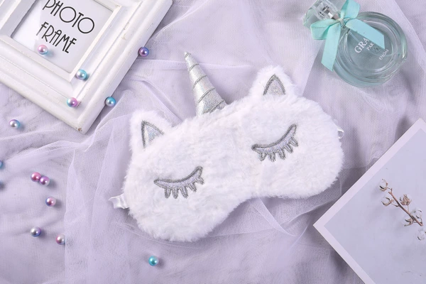 Silver eyes white alone