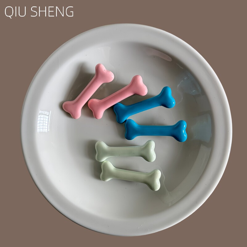 Quirky and unique Y2K style, candy-colored bone-shaped bangs hair clip, white hairpin, cute hair accessory for women