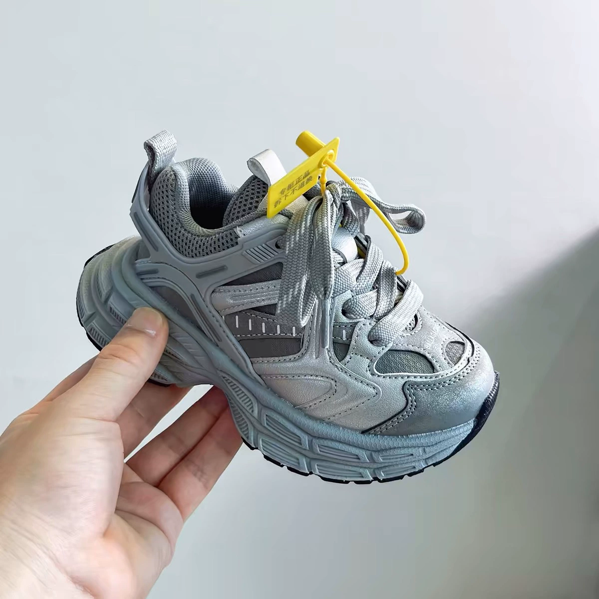 Серые кроссовки для мальчиков 2024 новые осенние и зимние детские ботинки
