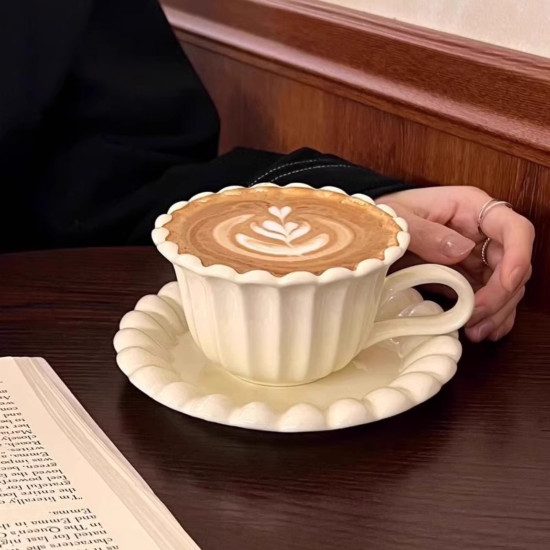 Palacio en relieve té de la tarde taza de café de cerámica con estilo té negro taza de leche de café juego de desayuno