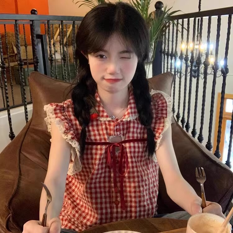 Red Plaid Short-Sleeved Shirt for Women, Summer Sweet and Cute 2026 New Style, Petite Doll Collar, French-Style Beautiful Top