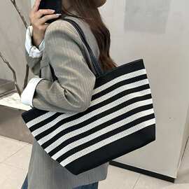 高级感黑白条纹托特包编织大容量单肩女包懒惰风轻便度假包购物袋