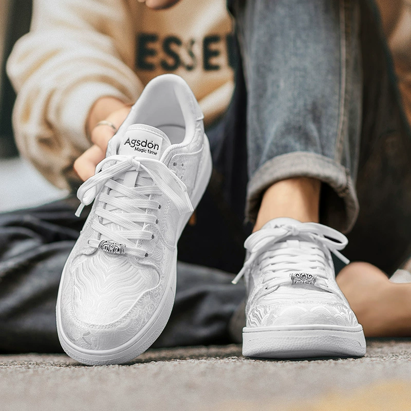 Мужская обувь весной высокого уровня национальный ветер вышитые маленькие белые туфли летние туфли на толстой подошве мужские дышащие шелковые спортивные повседневные туфли