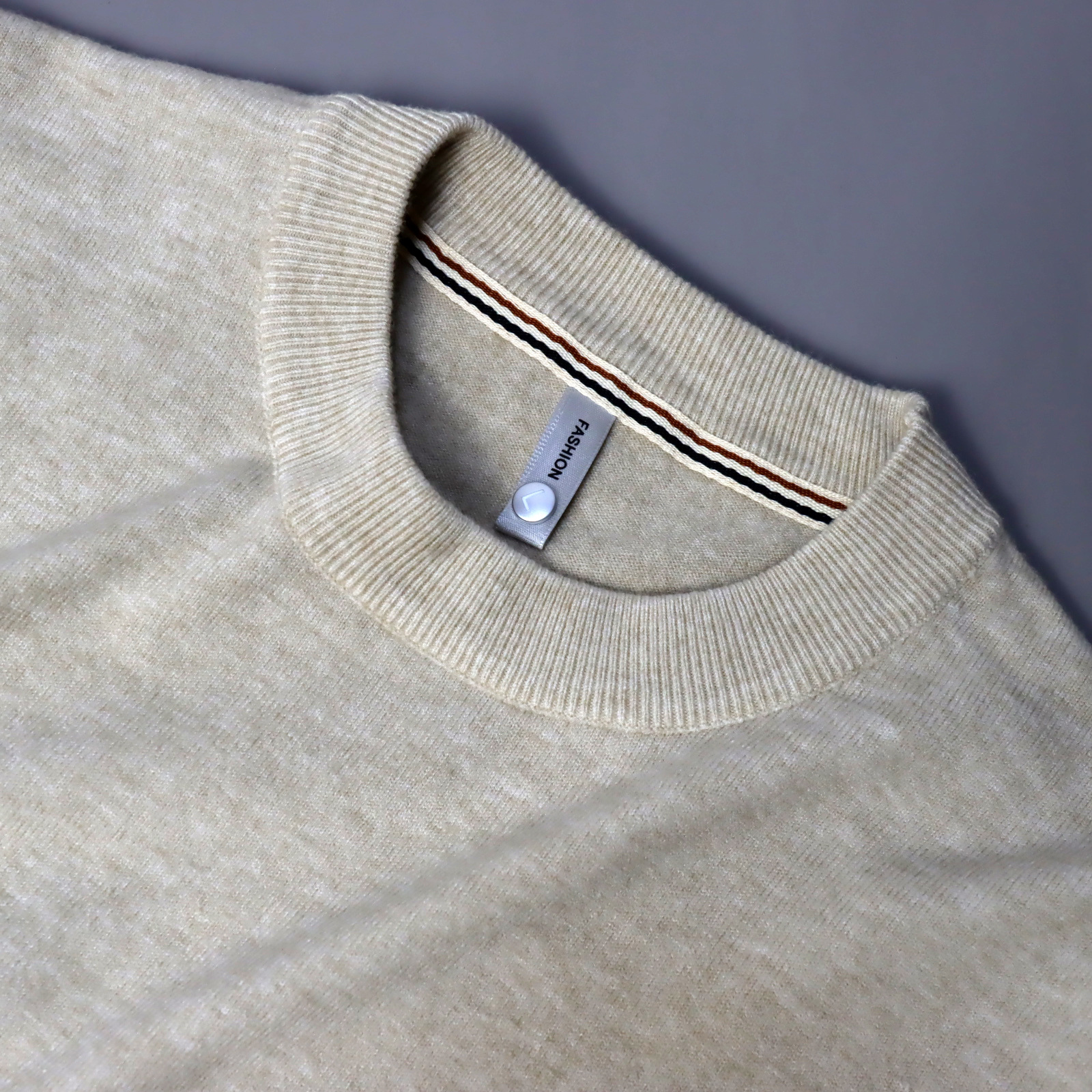 Abbigliamento maschile 2024 tendenza coreana maglione girocollo lavorato a maglia con distintivo in cashmere super morbido, autunno uomo, camicia calda e sottile_voghion.com