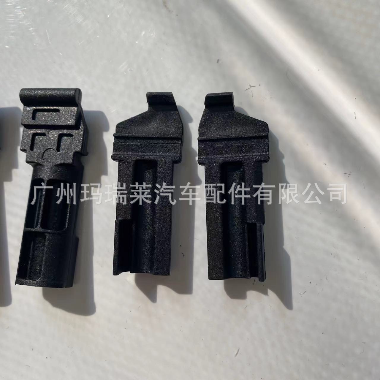 A2517820214 A2517820014 is suitable for Mercedes-Benz W251 sunroof sunshade slider clip