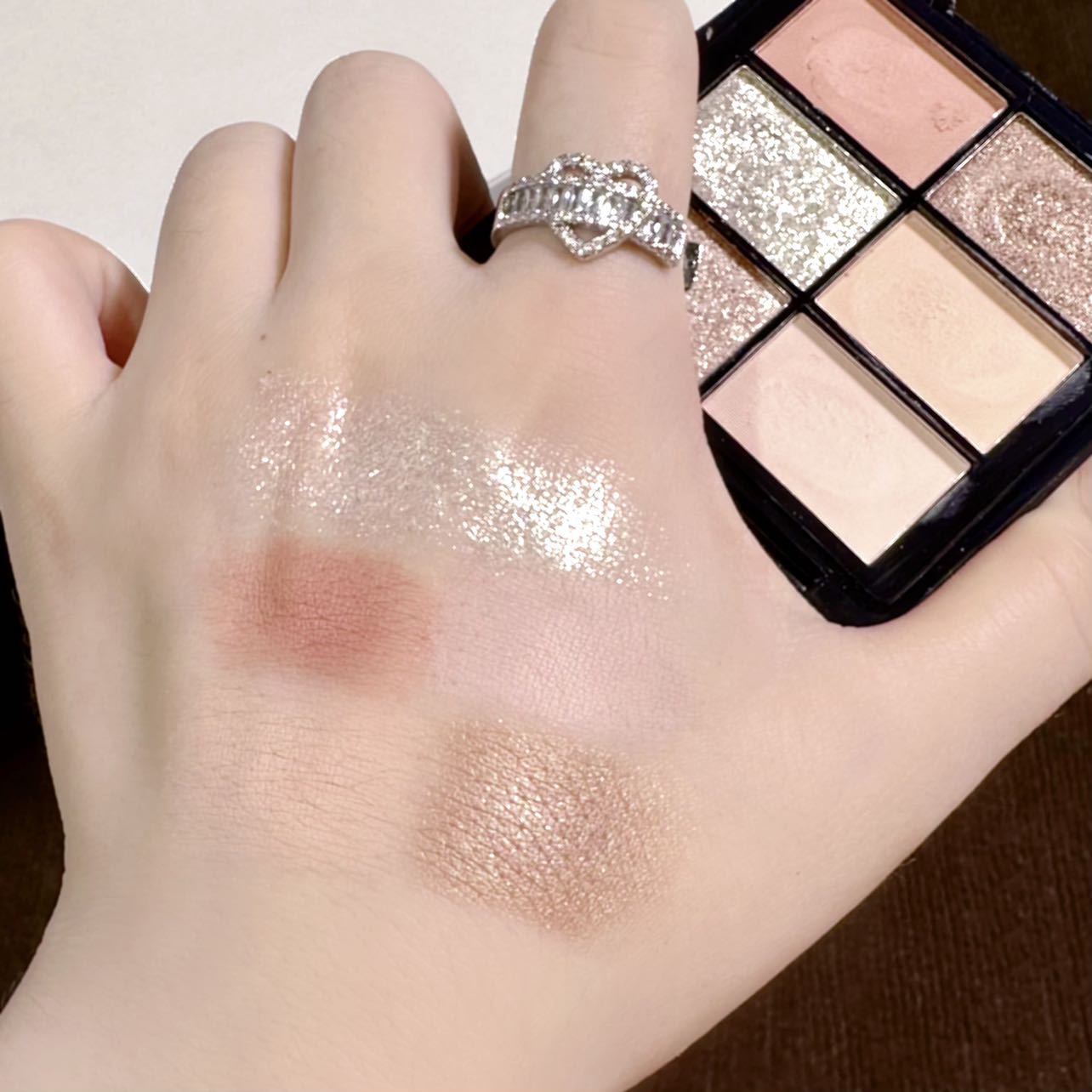 Série exclusive ErshiQI Dry Landscape, fard à paupières intégré à flash fin haute luminosité, réparation spéciale du visage Ins_voghion.com