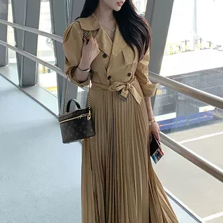 法式卡其色西装连衣裙秋季新款气场强大女装高级感百褶风衣式长裙
