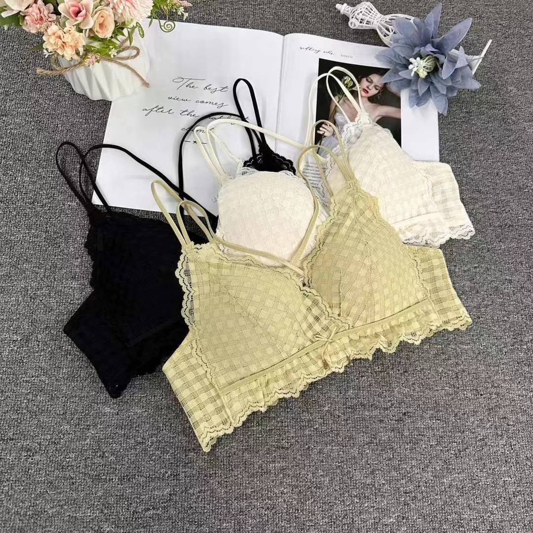 Nuevo sujetador de encaje francés de moda de encaje jacquard transpirable y cómodo ajustable anti-caída se reúne en tres filas de botones