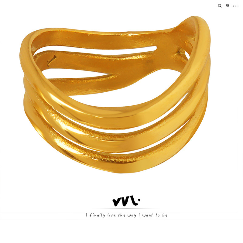 Europa y América de alta gama de moda de acero de titanio chapado en oro de 18K No se desvanece personalidad de la moda de lujo ligero todo-Partido anillo de joyería femenina al por mayor