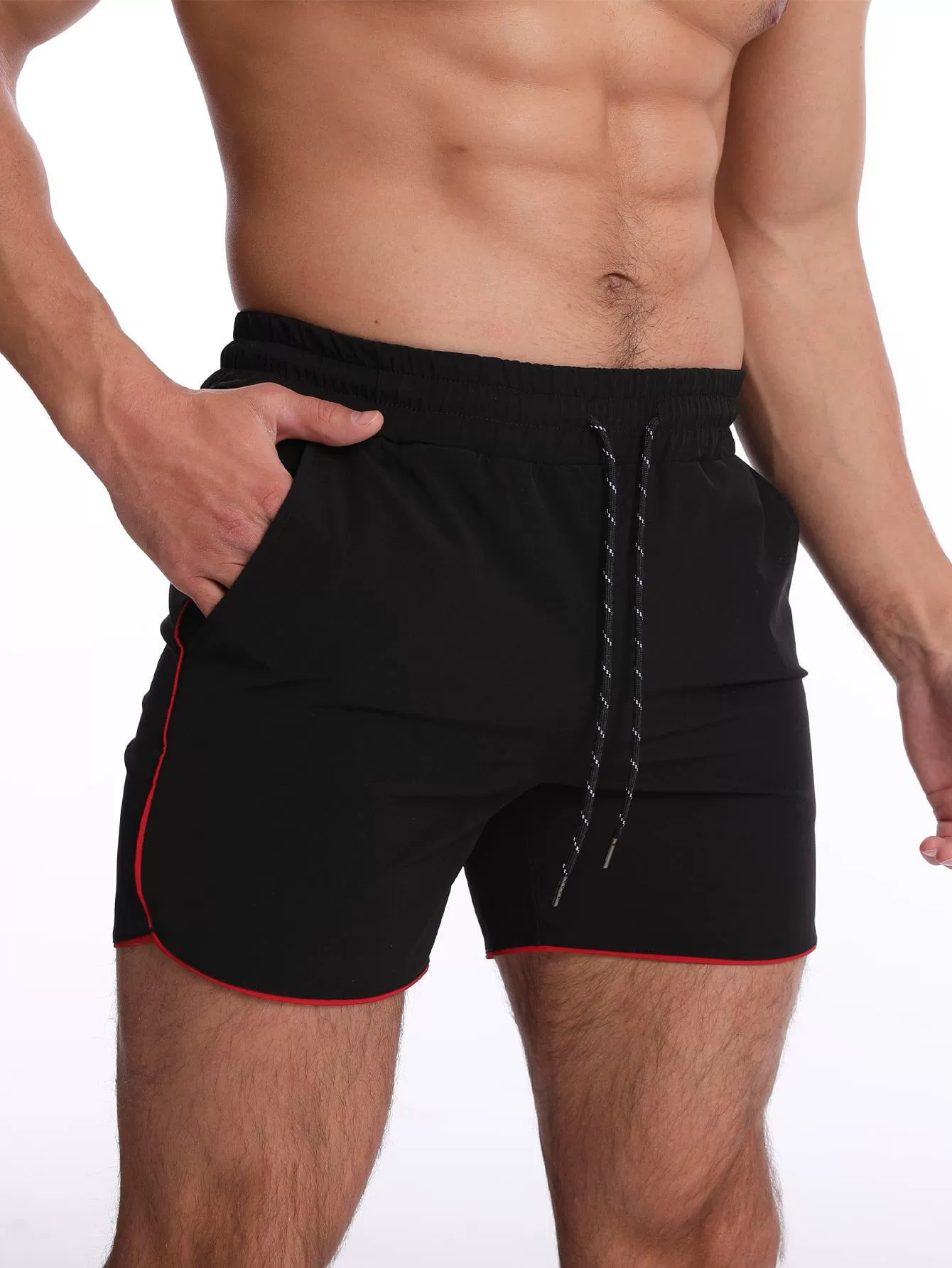 Спортивные шорты