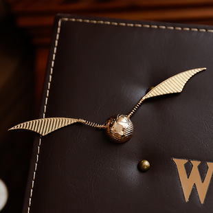 Harry Potter Golden Snitch Refrigerator Magnet Wings Shakeable Hogwarts Quidditch Magnet Metal Magnet
