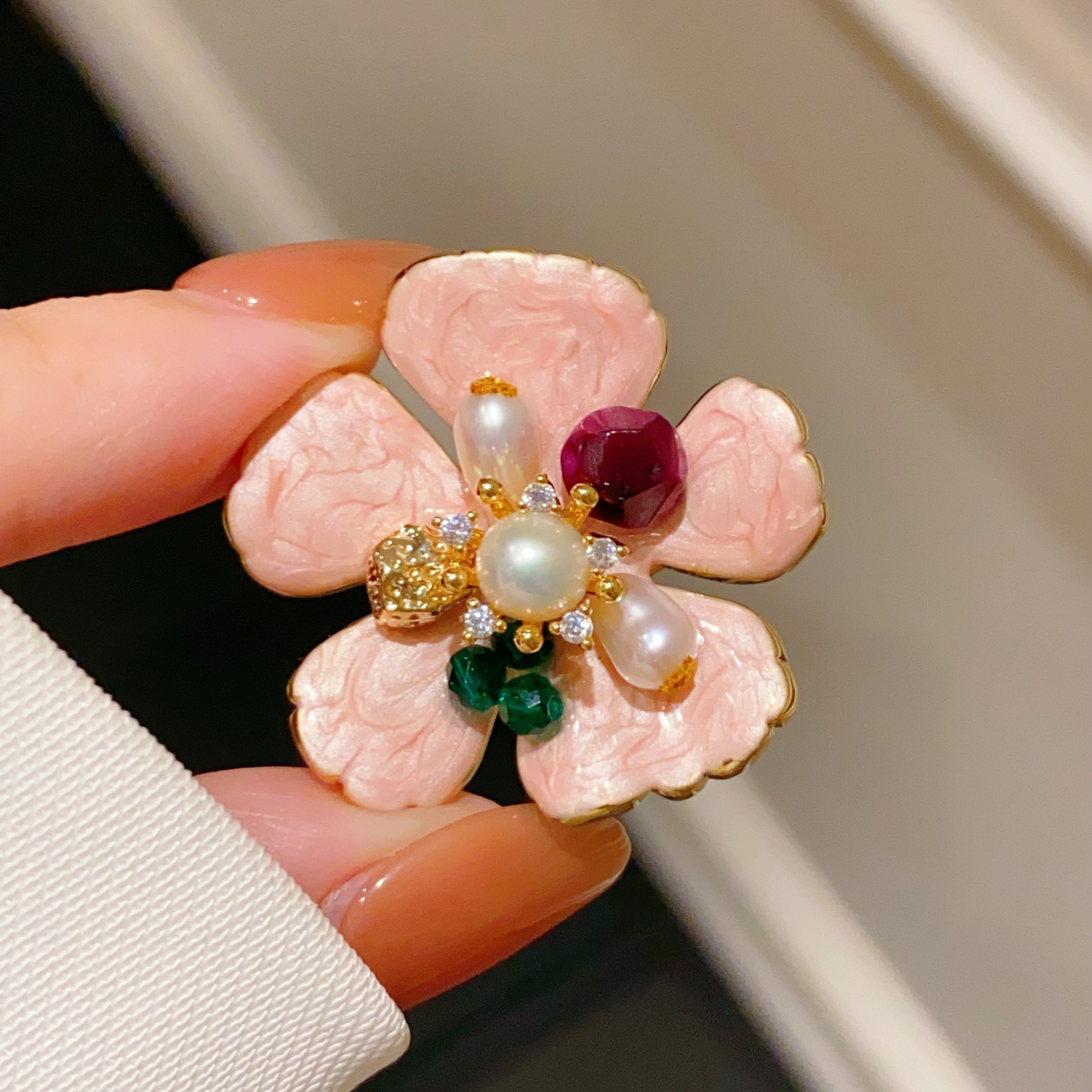 Retro New Chinoiserie Fairy-Like Pink Enamel Flower Brooch Corsage Elegant Elegant Natural Pearl Pin Buckle