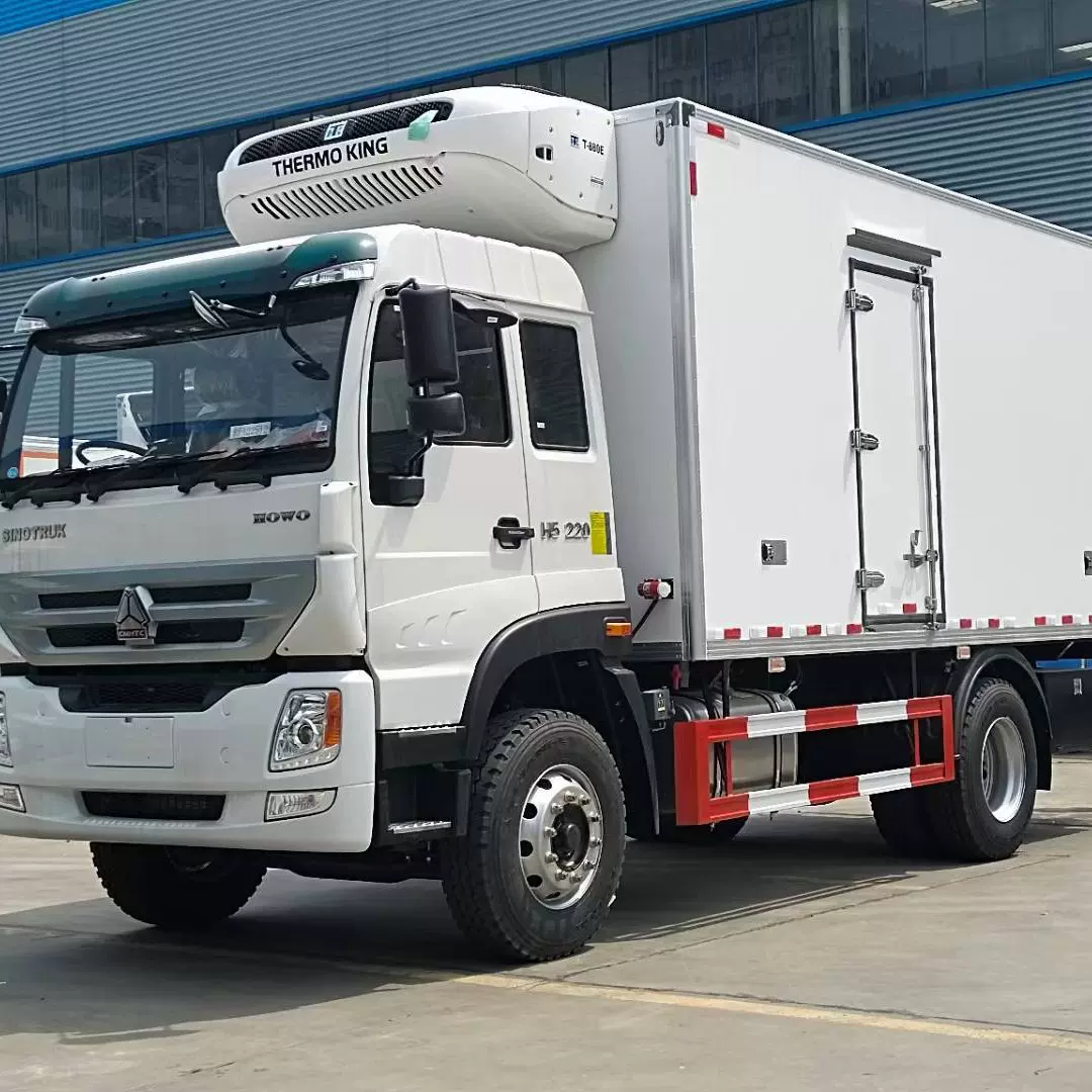 出口重汽豪沃6.8米牛羊肉冷藏车拉鲜果蔬菜海鲜运输车厂家直供