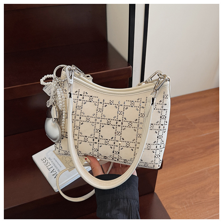 Summer handbag, women's hand-held armpit pillow bag, 2025 new style diamond-encrusted design, single-shoulder fashionable crossbody bag undefined