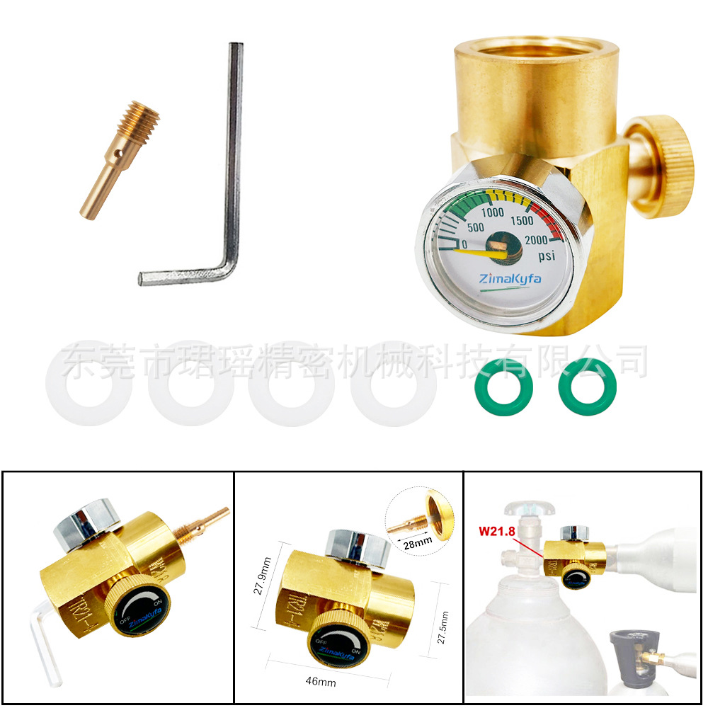 国境を越えてソーダを供給するガスボンベの空気入れ継手は、圧力計W21.8/CGA320-Tr21-4付きである