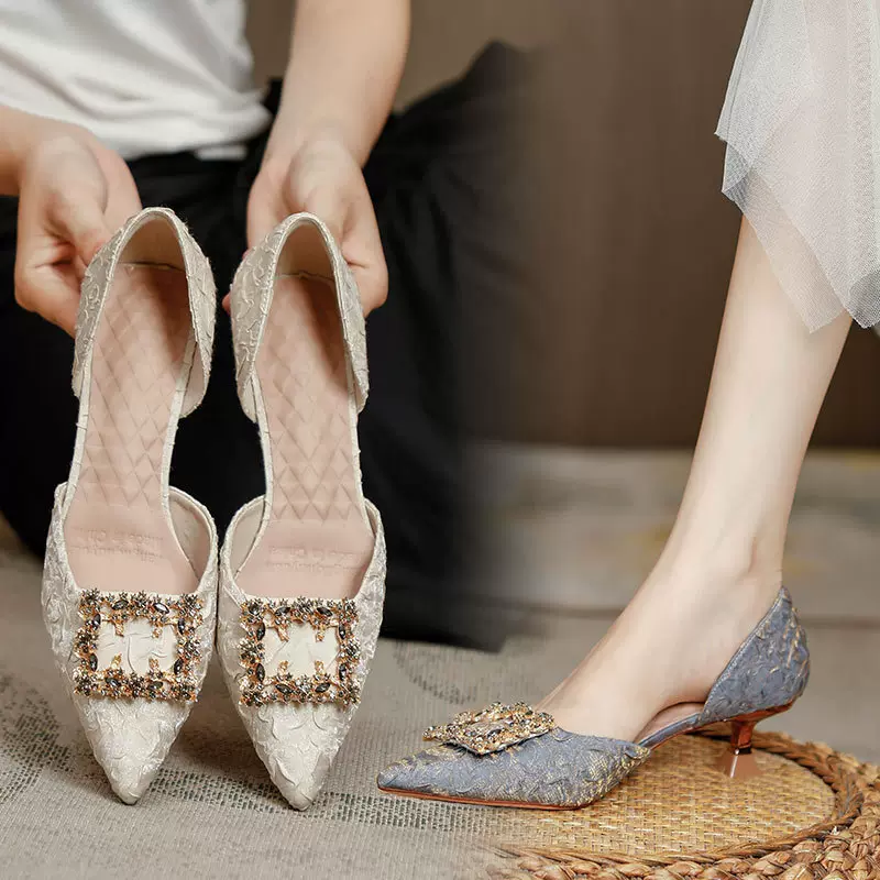 2025年新款包头凉鞋女中跟夏季尖头细跟仙女风小高跟时装中空单鞋