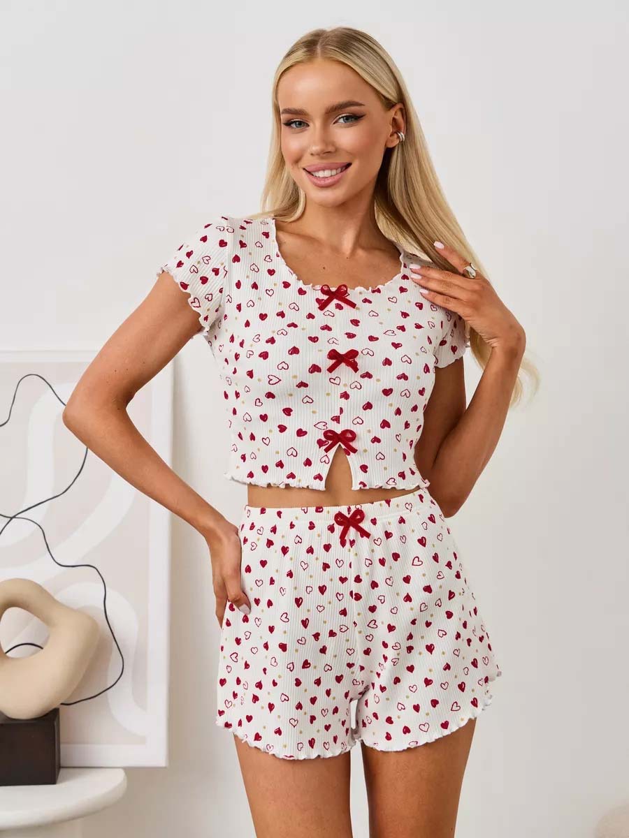 Completo pigiama da donna a maniche corte con stampa a cuori e fiocco, maniche corte._voghion.com