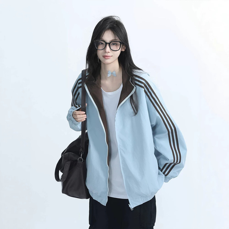 Three-stripe reversible jacket for men and women, spring and autumn college style, color-block baseball jacket, sporty American retro jacket Three-stripe reversible jacket for men and women, spring and autumn college style, color-block baseball jacket, sporty American retro jacket