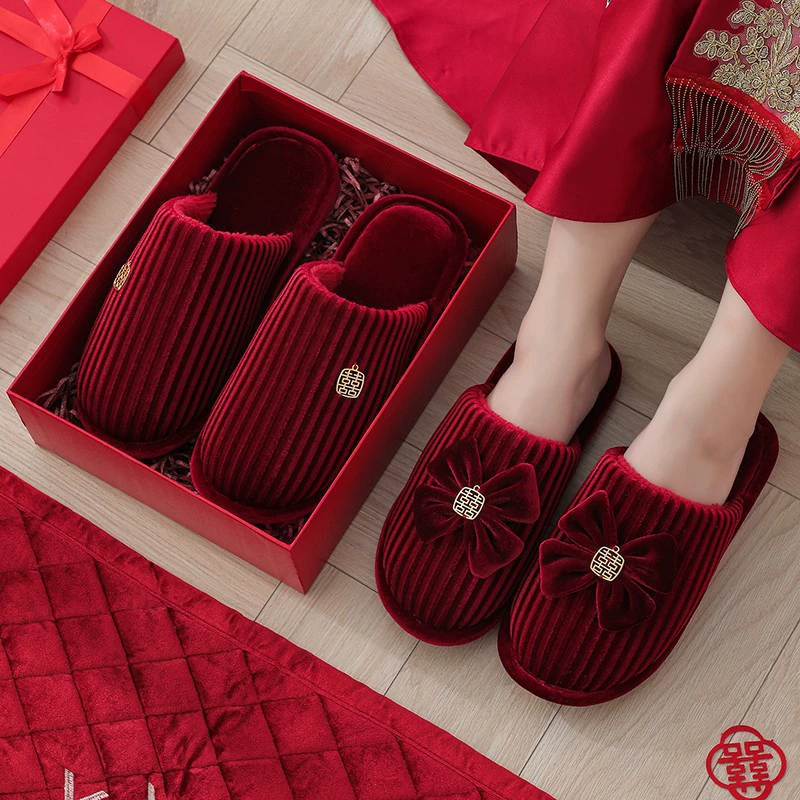 Жених и невеста новобрачны