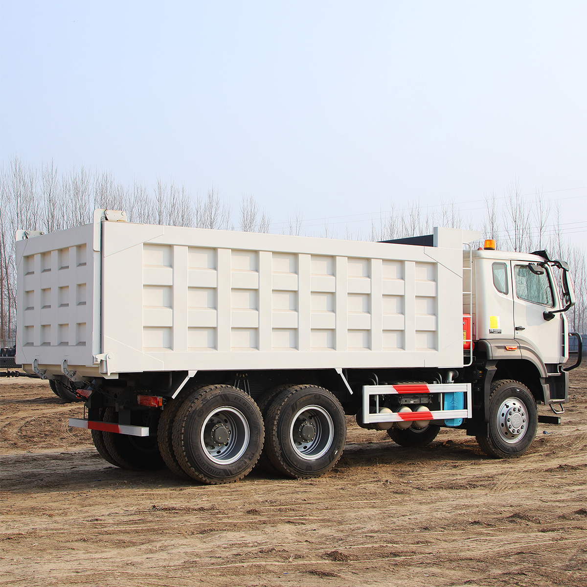 Sinotruk Howo 371 Dump Truck, Specialized Engineering Earthmoving Truck, Rear Eight-Wheel Dump Truck