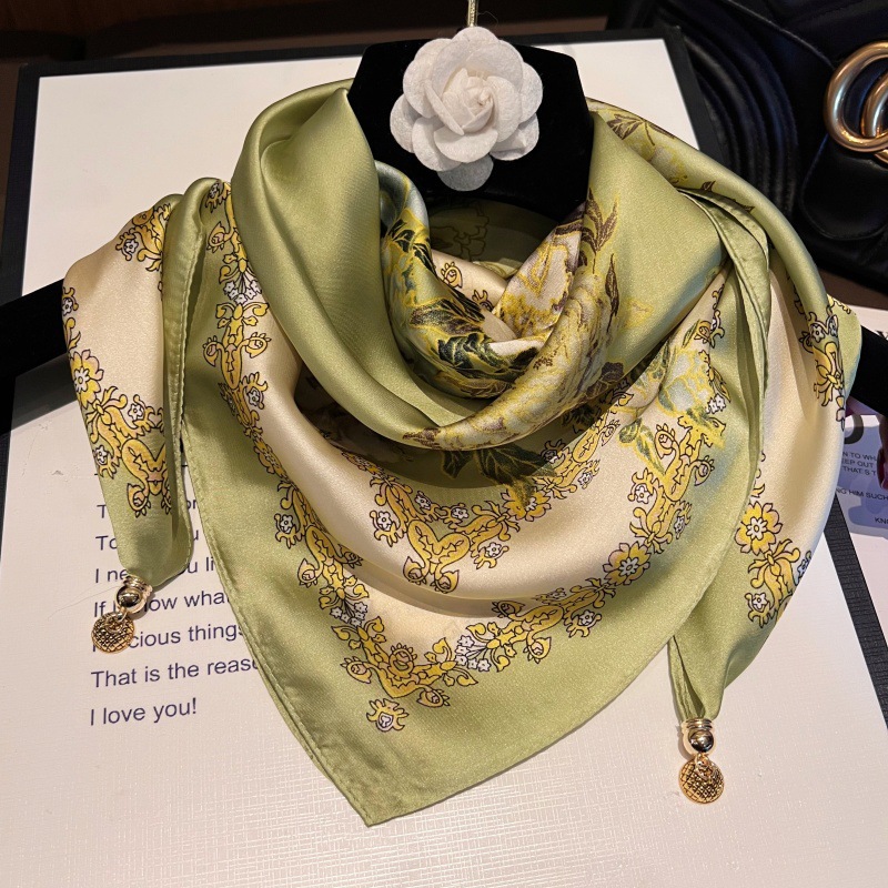 녹색 테두리 꽃-[자기 새틴 스퀘어 스카프]]