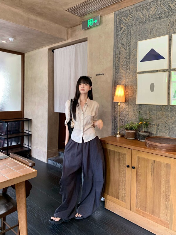 Old money style polo collar mid-sleeve shirt for women, summer waist-cinching slim-fit shirt, high-end slimming short top Old money style polo collar mid-sleeve shirt for women, summer waist-cinching slim-fit shirt, high-end slimming short top