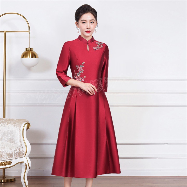 High-End Mother-In-Law Wedding Banquet Outfit Toast Dress 2025 New Model Improved Cheongsam Autumn Wedding Dress Gown